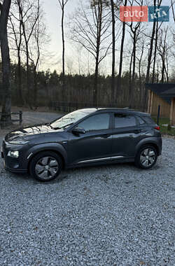 Внедорожник / Кроссовер Hyundai Kona Electric 2019 в 