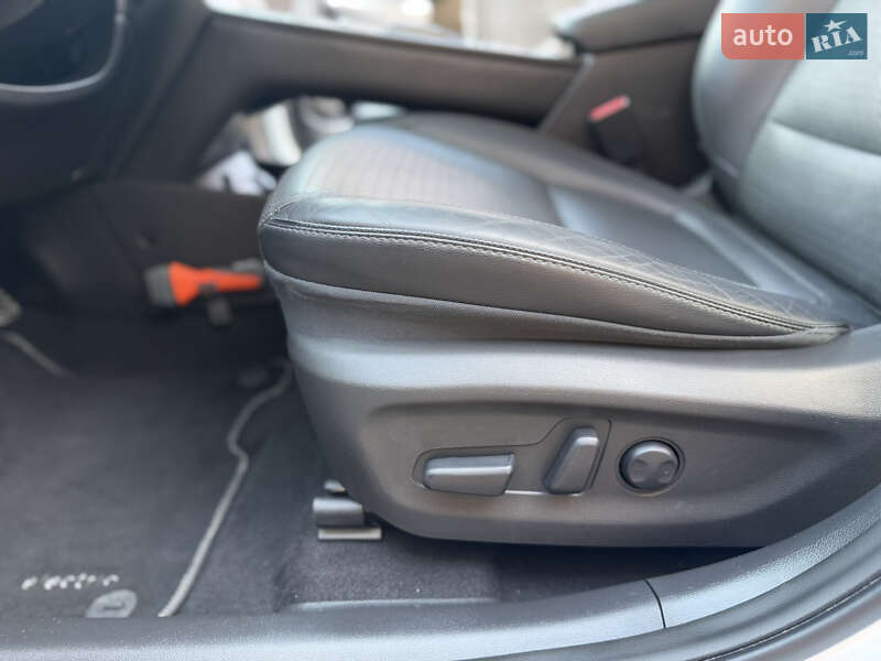 Позашляховик / Кросовер Hyundai Kona Electric 2019 в Рівному