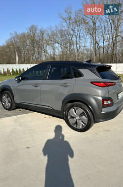 Позашляховик / Кросовер Hyundai Kona Electric 2020 в 