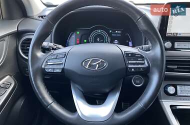 Позашляховик / Кросовер Hyundai Kona Electric 2020 в 