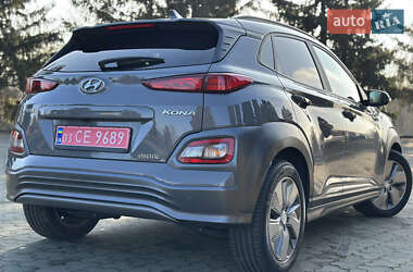 Внедорожник / Кроссовер Hyundai Kona Electric 2019 в 