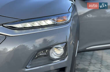 Внедорожник / Кроссовер Hyundai Kona Electric 2019 в 