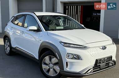 Позашляховик / Кросовер Hyundai Kona Electric 2020 в 