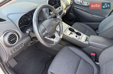 Позашляховик / Кросовер Hyundai Kona Electric 2020 в 