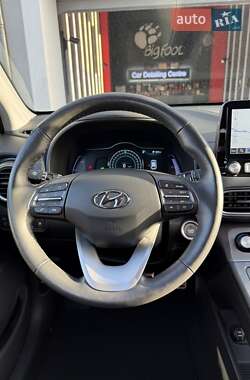 Позашляховик / Кросовер Hyundai Kona Electric 2020 в 