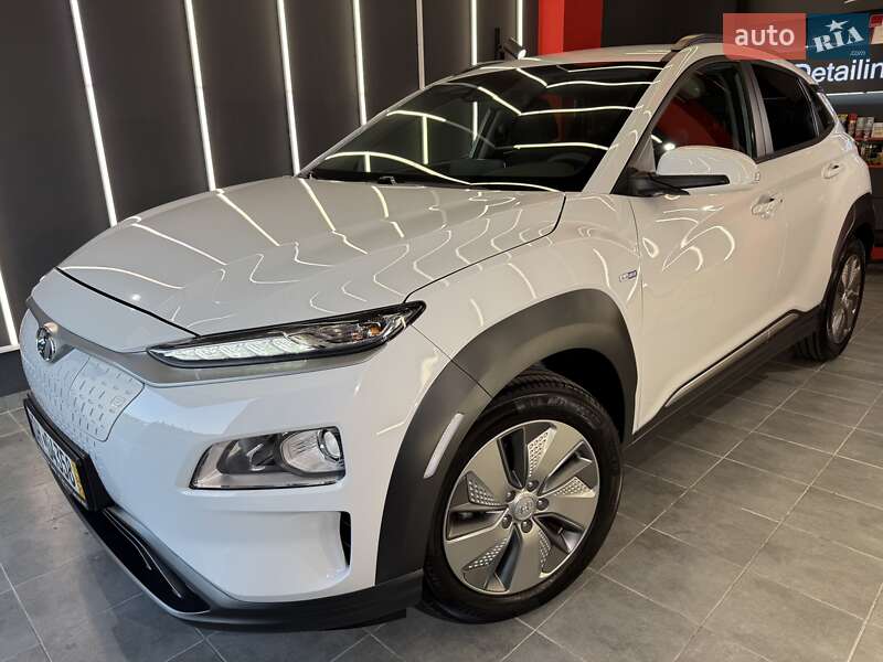 Позашляховик / Кросовер Hyundai Kona Electric 2020 в 
