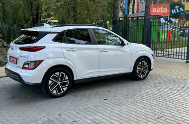 Внедорожник / Кроссовер Hyundai Kona Electric 2020 в 