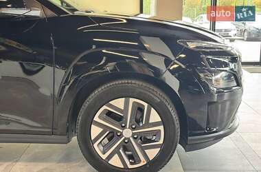 Внедорожник / Кроссовер Hyundai Kona Electric 2021 в 