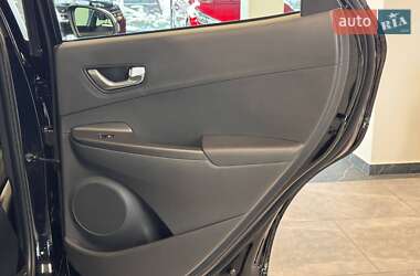 Внедорожник / Кроссовер Hyundai Kona Electric 2021 в 