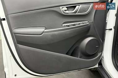 Позашляховик / Кросовер Hyundai Kona Electric 2020 в 