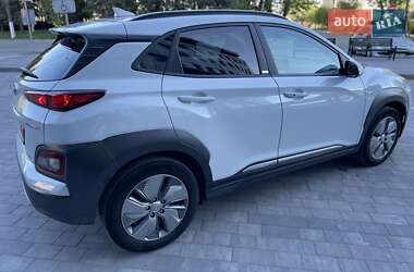 Позашляховик / Кросовер Hyundai Kona Electric 2020 в 