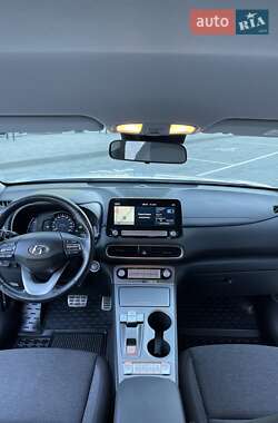 Позашляховик / Кросовер Hyundai Kona Electric 2020 в 