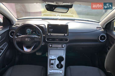 Внедорожник / Кроссовер Hyundai Kona Electric 2021 в 