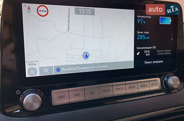 Внедорожник / Кроссовер Hyundai Kona Electric 2021 в 