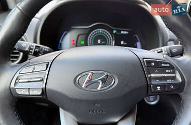 Позашляховик / Кросовер Hyundai Kona Electric 2020 в 
