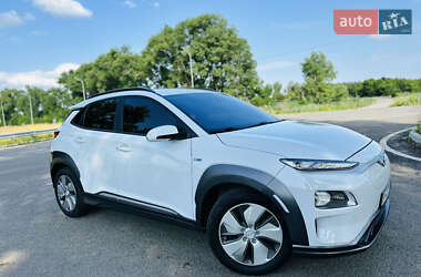 Внедорожник / Кроссовер Hyundai Kona Electric 2019 в Ромнах