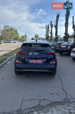 Внедорожник / Кроссовер Hyundai Kona Electric 2020 в 
