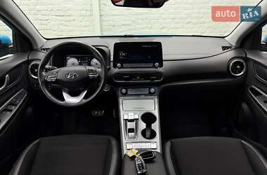 Позашляховик / Кросовер Hyundai Kona Electric 2021 в 