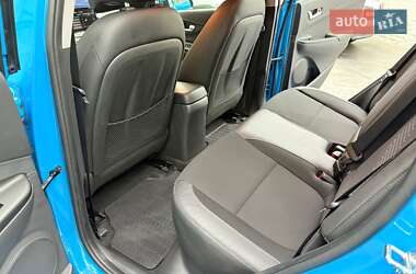 Позашляховик / Кросовер Hyundai Kona Electric 2021 в 
