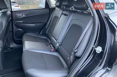 Внедорожник / Кроссовер Hyundai Kona Electric 2020 в 
