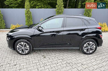 Позашляховик / Кросовер Hyundai Kona Electric 2021 в 