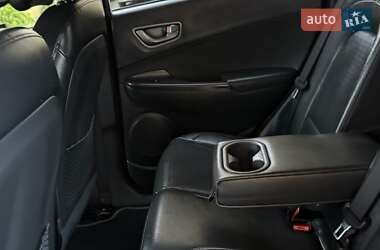 Внедорожник / Кроссовер Hyundai Kona Electric 2020 в 