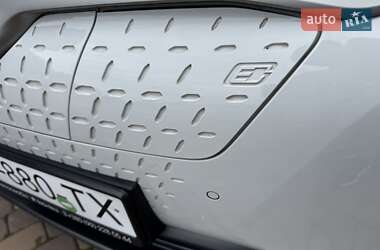 Позашляховик / Кросовер Hyundai Kona Electric 2019 в 