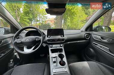 Позашляховик / Кросовер Hyundai Kona Electric 2020 в 