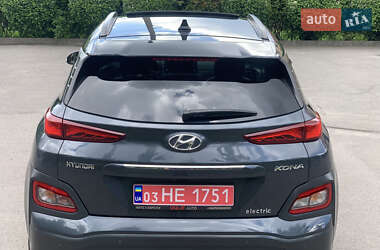 Внедорожник / Кроссовер Hyundai Kona Electric 2019 в 