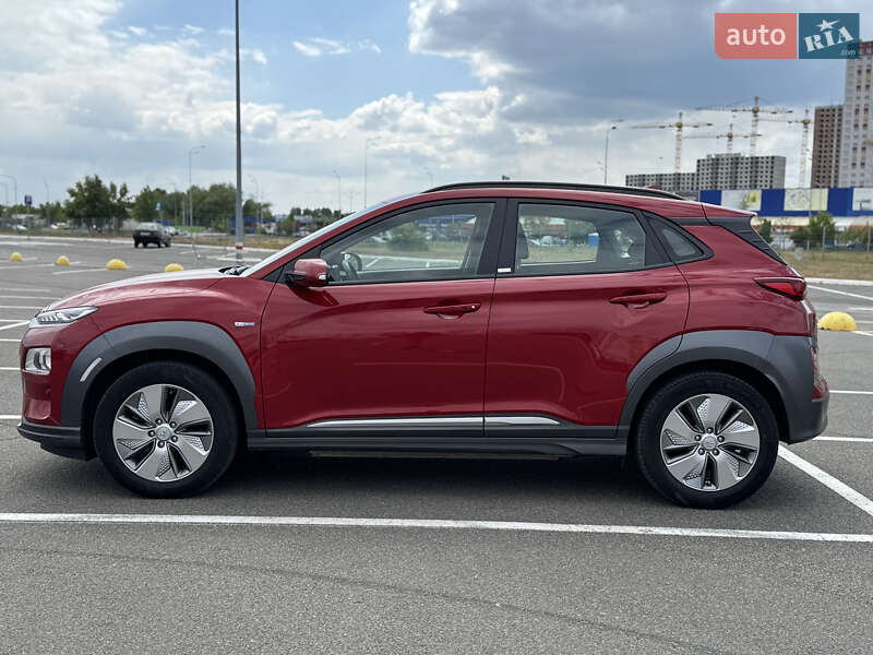 Позашляховик / Кросовер Hyundai Kona Electric 2021 в Києві