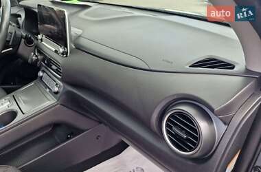 Позашляховик / Кросовер Hyundai Kona Electric 2020 в 