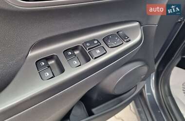 Позашляховик / Кросовер Hyundai Kona Electric 2020 в 