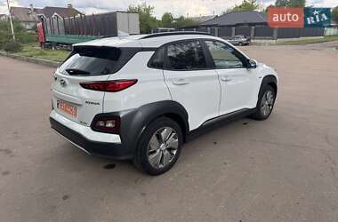 Внедорожник / Кроссовер Hyundai Kona Electric 2021 в 
