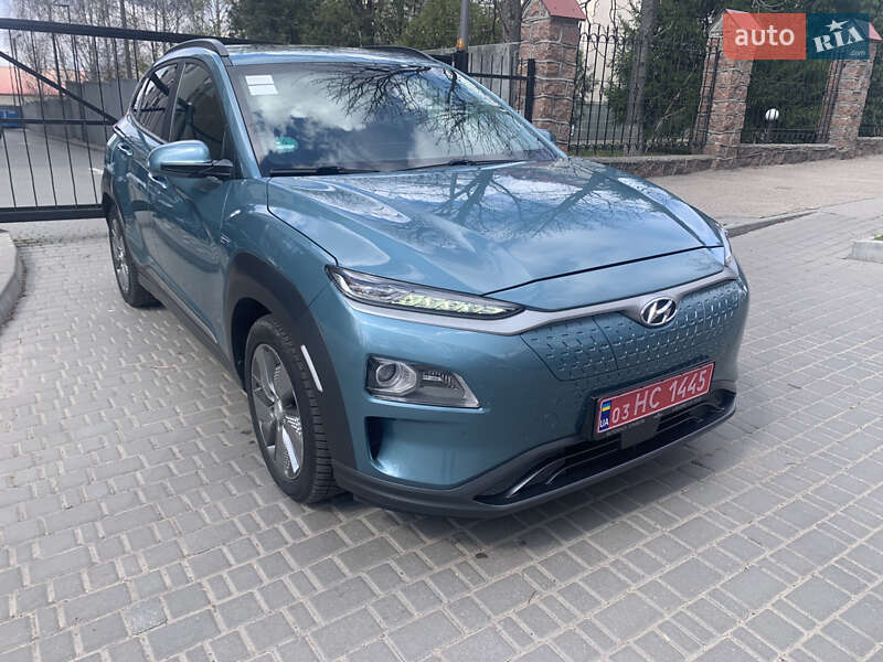 Внедорожник / Кроссовер Hyundai Kona Electric 2019 в 
