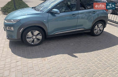 Внедорожник / Кроссовер Hyundai Kona Electric 2019 в 