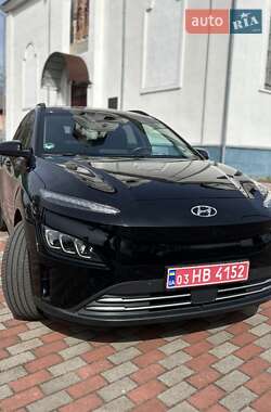 Позашляховик / Кросовер Hyundai Kona Electric 2021 в 