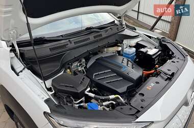 Внедорожник / Кроссовер Hyundai Kona Electric 2019 в 