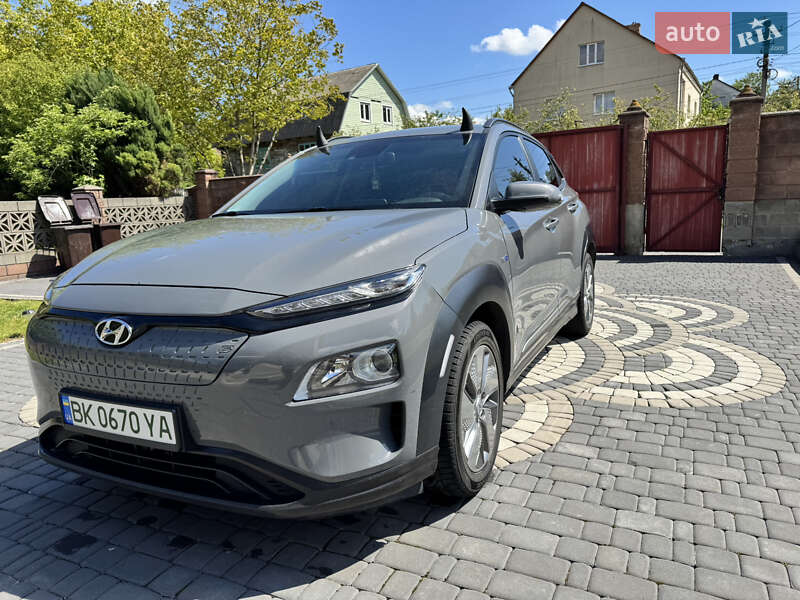Внедорожник / Кроссовер Hyundai Kona Electric 2020 в Ровно