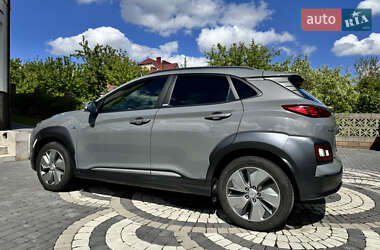Внедорожник / Кроссовер Hyundai Kona Electric 2020 в 