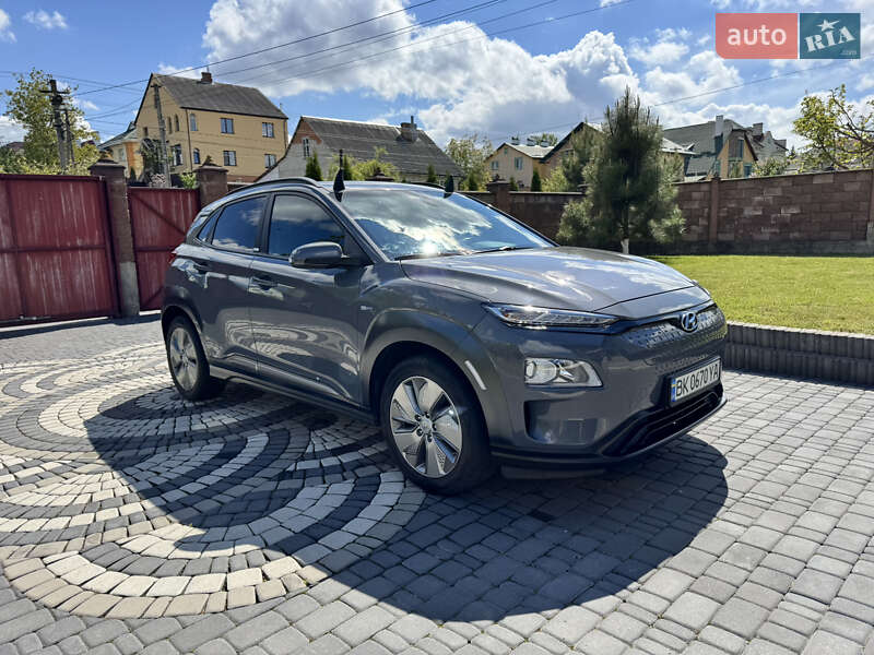 Внедорожник / Кроссовер Hyundai Kona Electric 2020 в 
