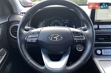 Позашляховик / Кросовер Hyundai Kona Electric 2020 в 