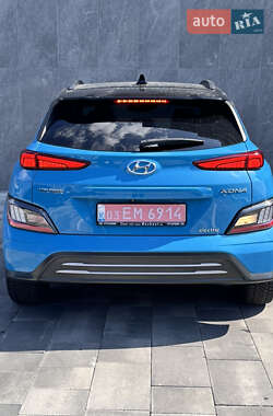 Позашляховик / Кросовер Hyundai Kona Electric 2021 в 