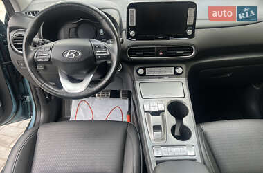Внедорожник / Кроссовер Hyundai Kona Electric 2019 в 
