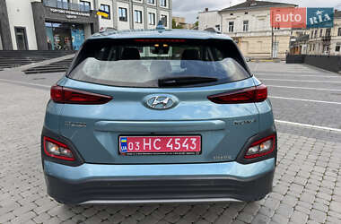 Внедорожник / Кроссовер Hyundai Kona Electric 2020 в 