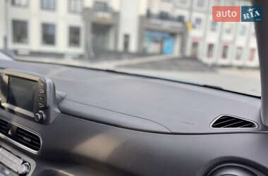 Внедорожник / Кроссовер Hyundai Kona Electric 2020 в 