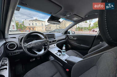 Внедорожник / Кроссовер Hyundai Kona Electric 2020 в 