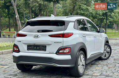 Внедорожник / Кроссовер Hyundai Kona Electric 2020 в 