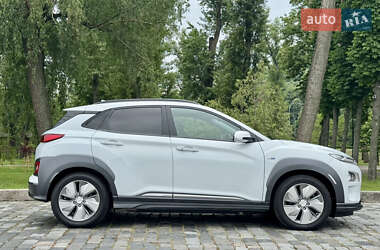 Внедорожник / Кроссовер Hyundai Kona Electric 2020 в 
