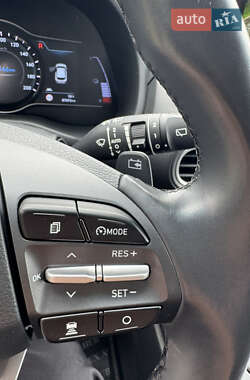 Внедорожник / Кроссовер Hyundai Kona Electric 2020 в 