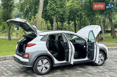 Внедорожник / Кроссовер Hyundai Kona Electric 2020 в 